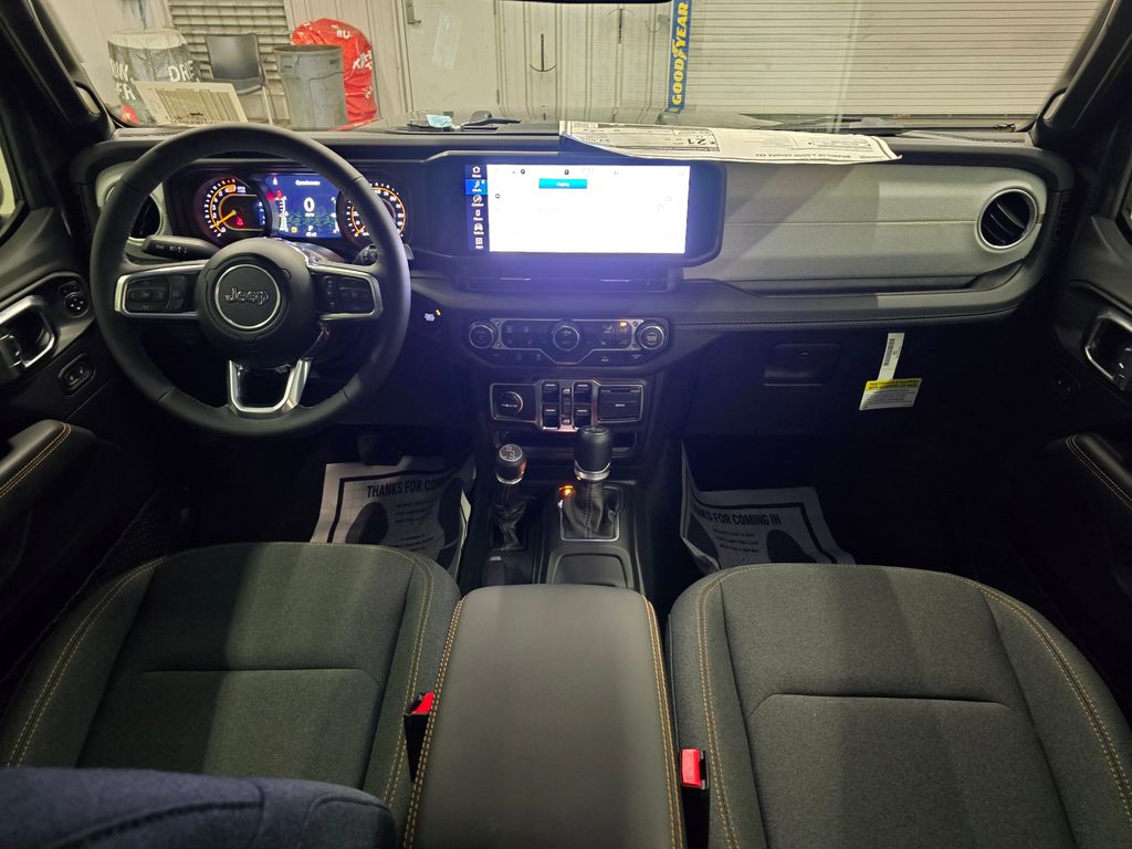 2025 Jeep Wrangler 4-Door Sahara - Photo 32