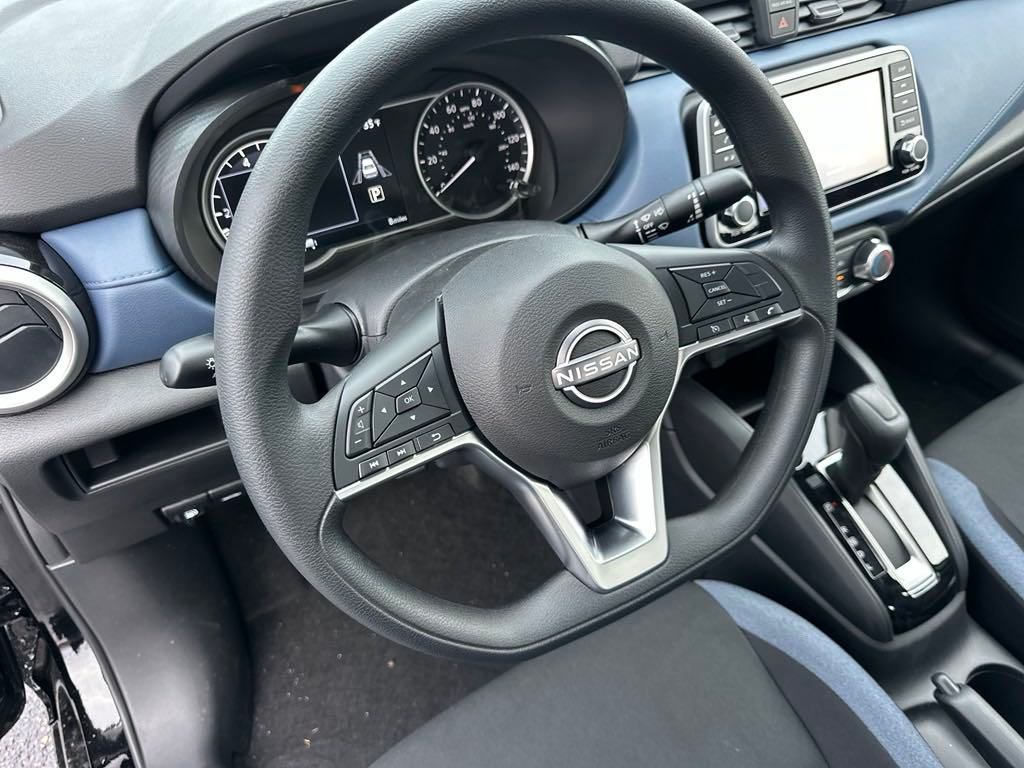 2025 Nissan Versa 1.6 SV photo