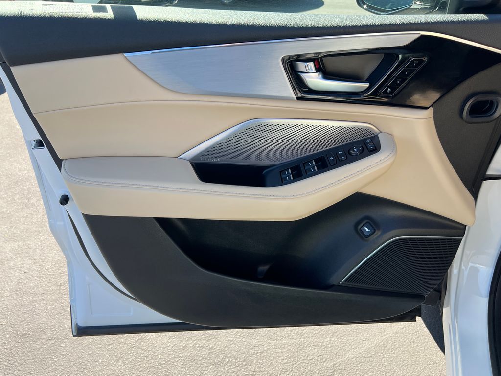 Thumbnail: 2023 Acura MDX - 12