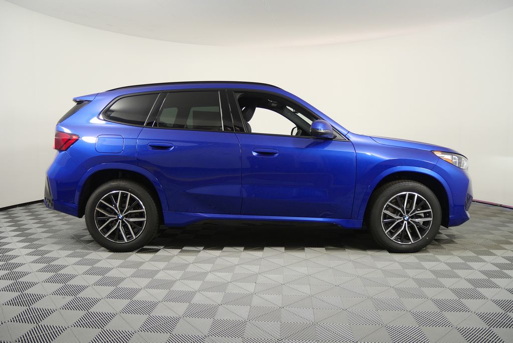 Thumbnail: 2025 BMW X1 - 2