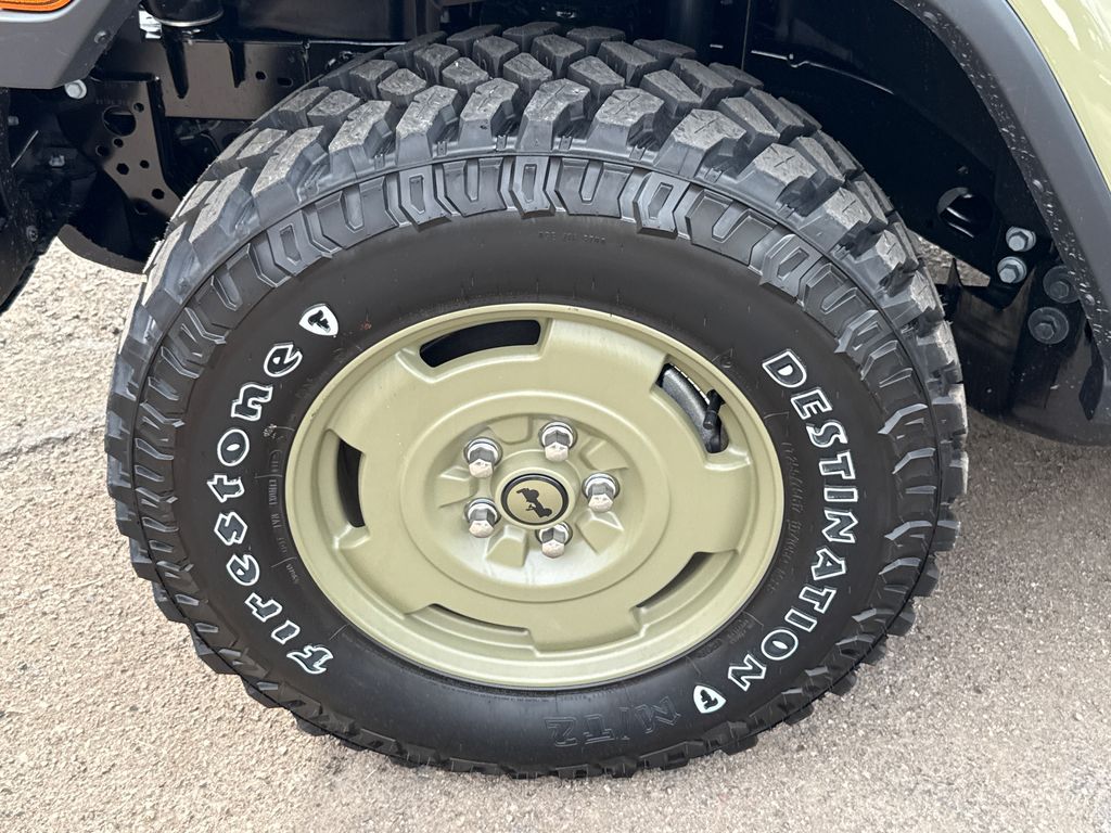 View vehicle photo 7