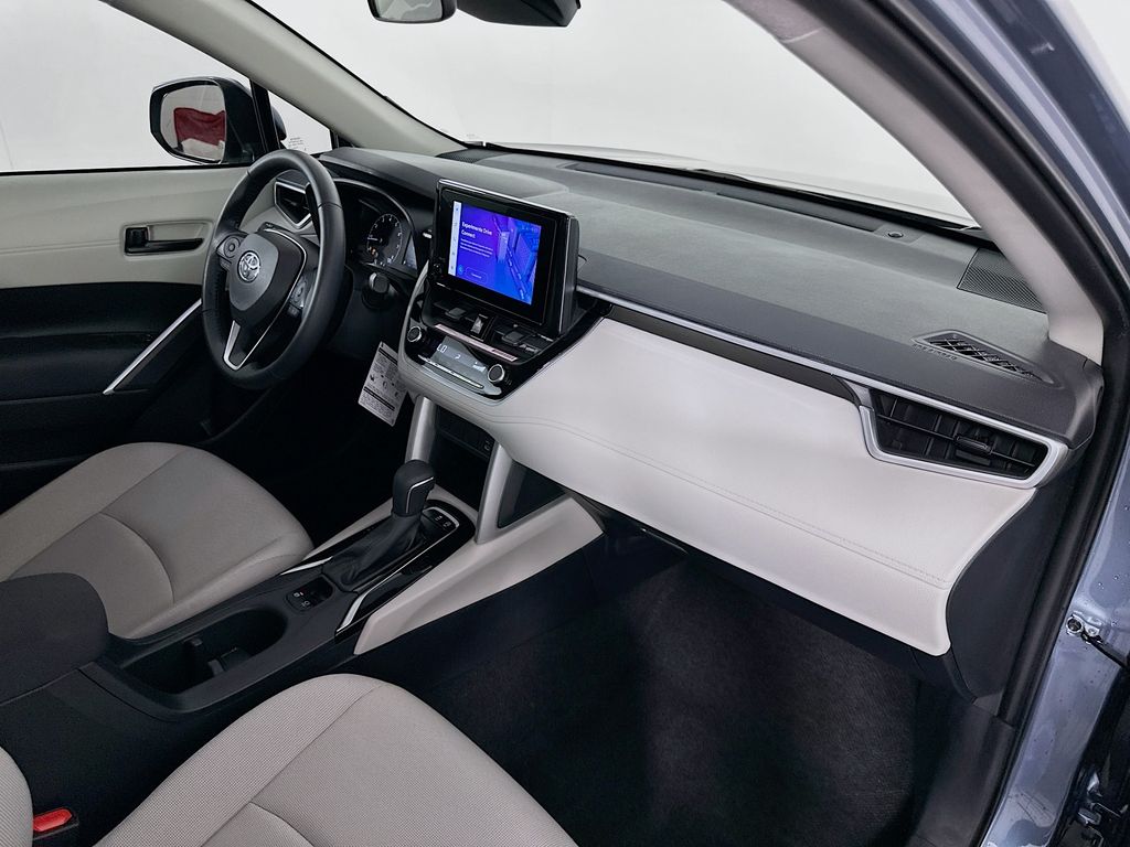 Thumbnail: 2023 Toyota Corolla Cross - 28