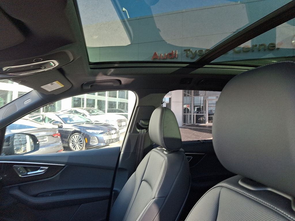 Thumbnail: 2026 Audi Q7 - 11