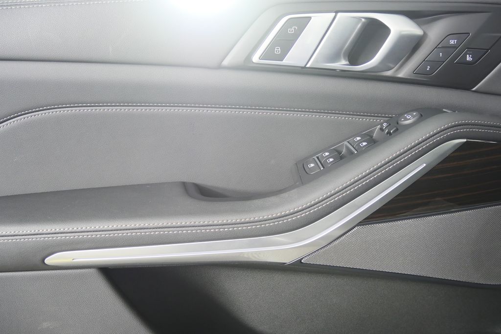 Thumbnail: 2025 BMW X5 - 9