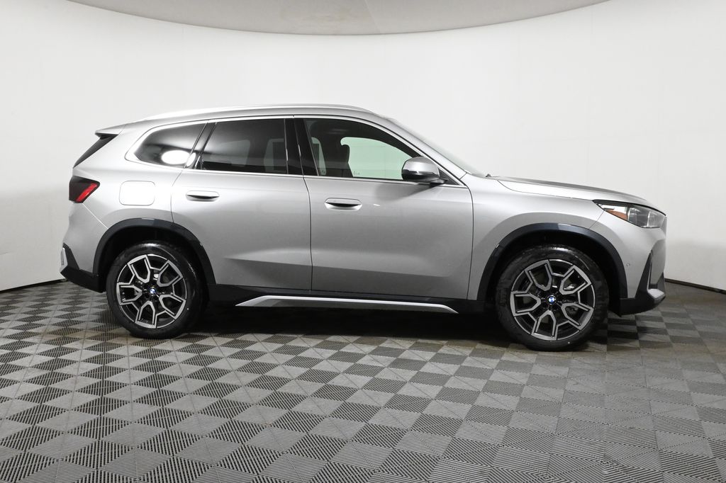 2025 BMW X1 xDrive28i 8