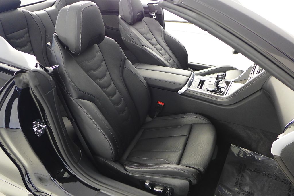 Thumbnail: 2022 BMW 8 Series - 19