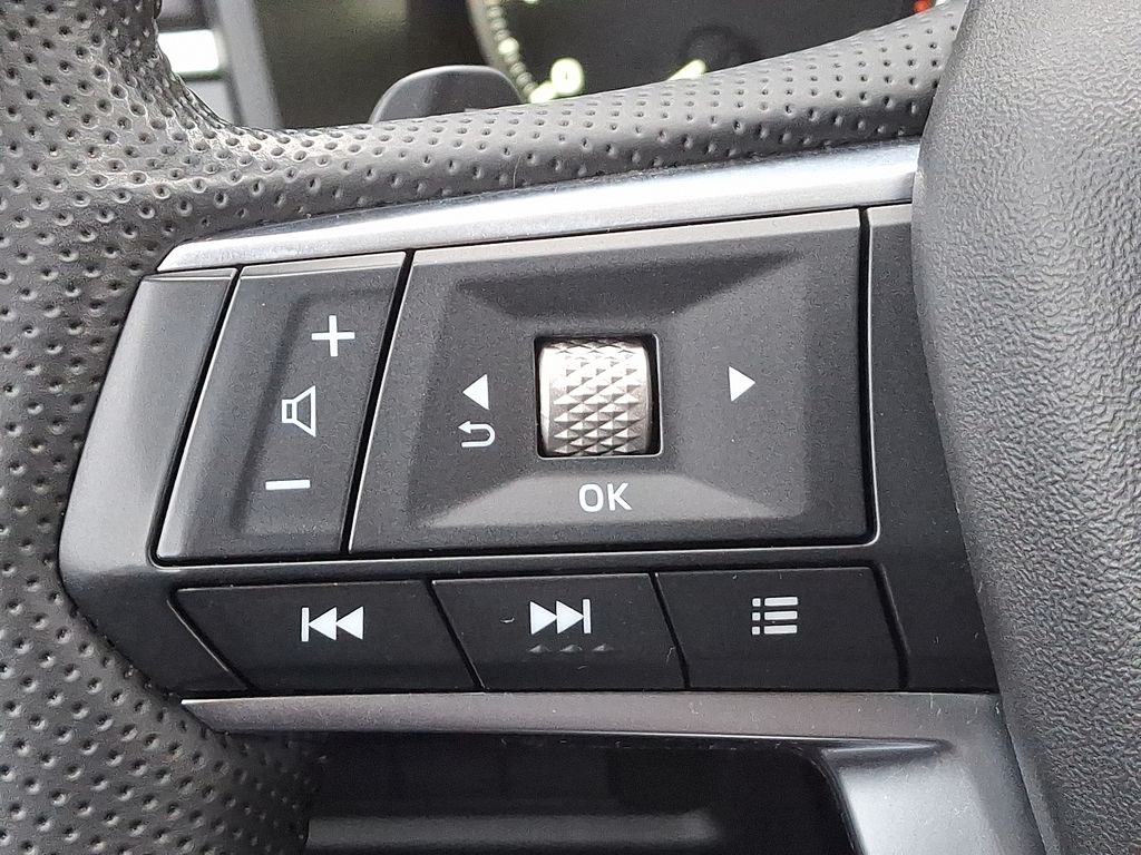 Thumbnail: 2024 Mitsubishi Outlander - 21