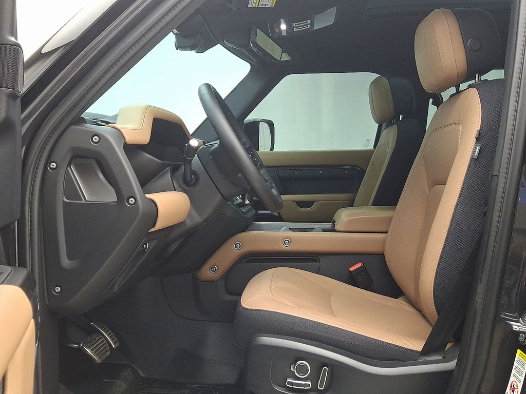 Thumbnail: 2025 Land Rover Defender - 15