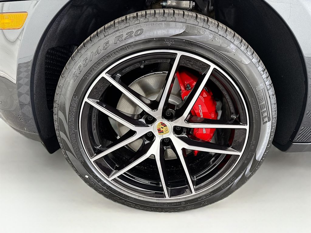 Thumbnail: 2026 Porsche Macan - 31