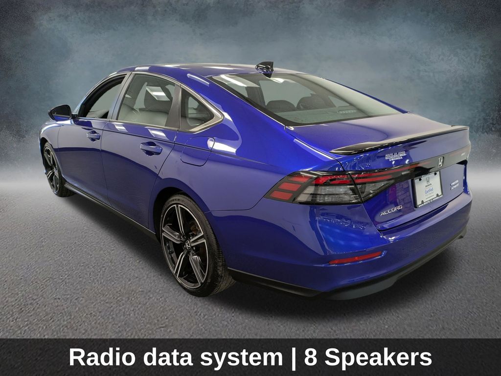 View vehicle photo 7