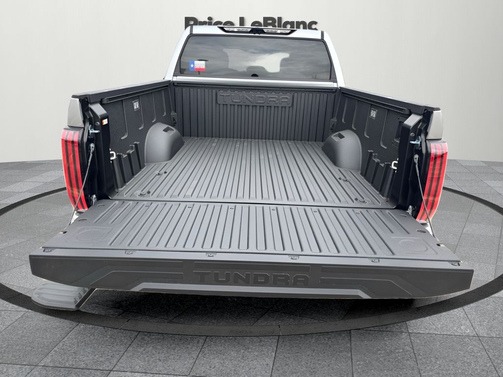 2025 Toyota Tundra CrewMax Platinum photo 22