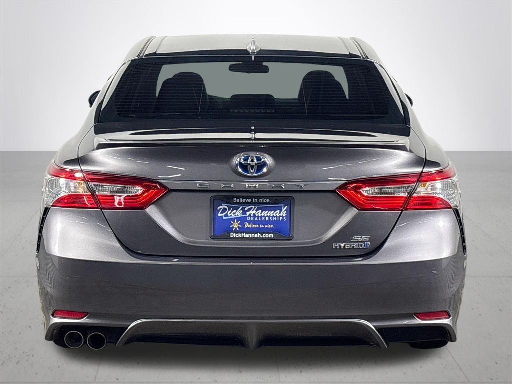 2020 Toyota Camry Hybrid SE