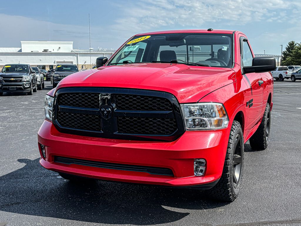 Flame Red Clearcoat 2014 RAM 1500 Express 4WD Pickup Truck Four-Wheel Drive 8-Speed Automatic