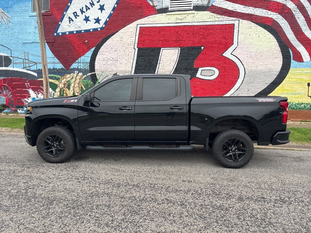 View vehicle photo 3