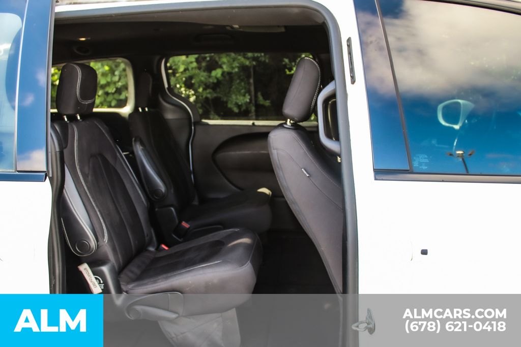 Used 2019 White Chrysler Touring Plus image 21