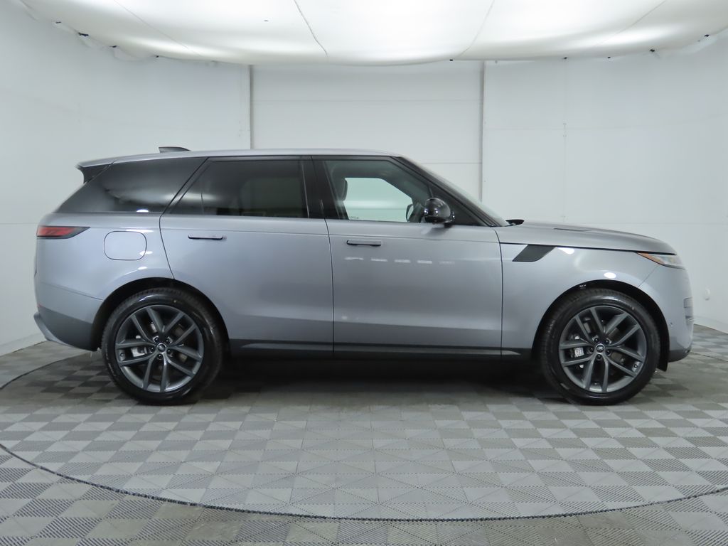 2025 Land Rover Range Rover Sport SE 4