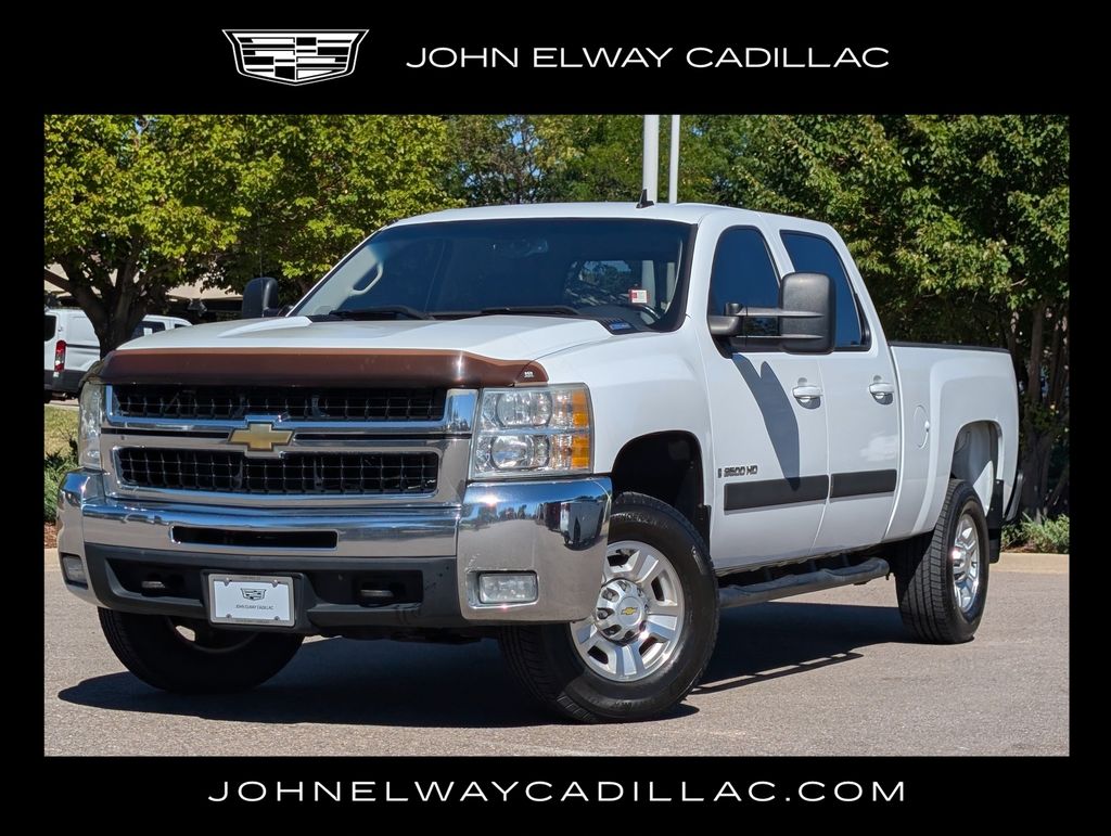 Summit White 2008 Chevrolet Silverado 2500HD Pickup Truck Four-Wheel Drive 6-Speed Automatic