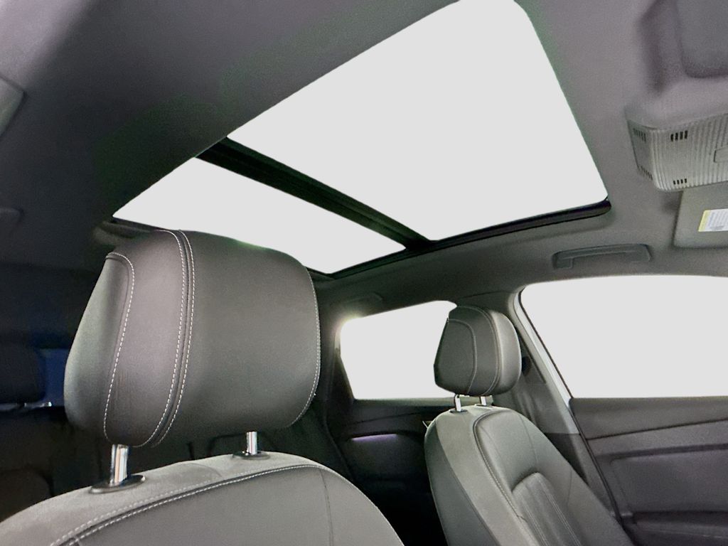 Thumbnail: 2023 Audi Q4 e-tron - 18