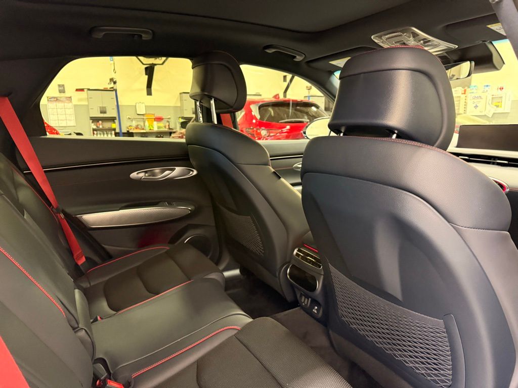 Thumbnail: 2025 Genesis GV70 - 28