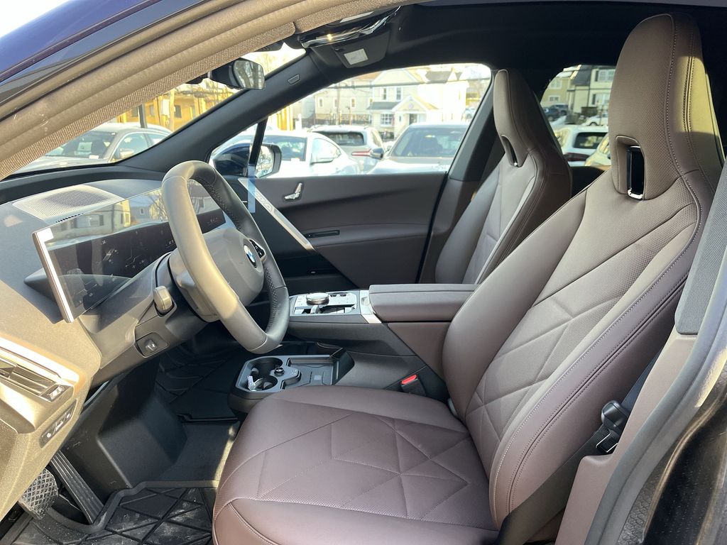 Thumbnail: 2026 BMW iX - 11