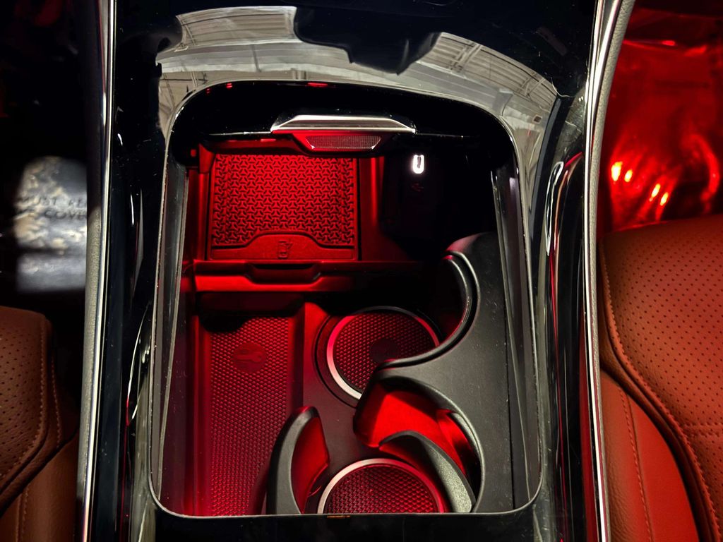 Used 2024 Black Mercedes-Benz GLC 300 image 7