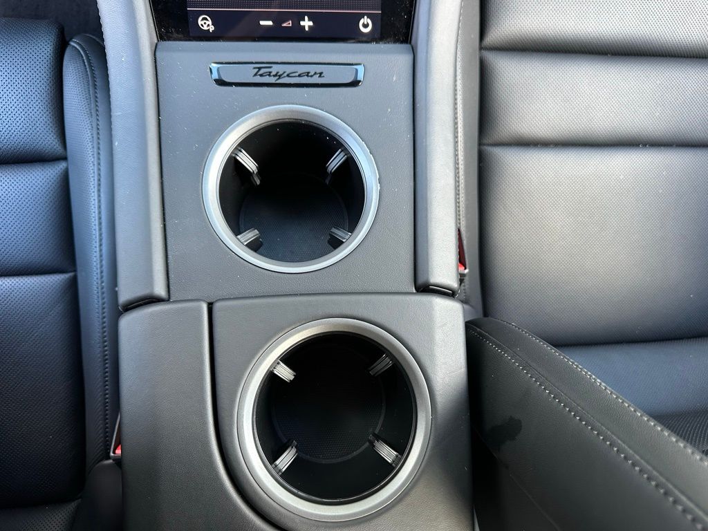 Thumbnail: 2025 Porsche Taycan - 24