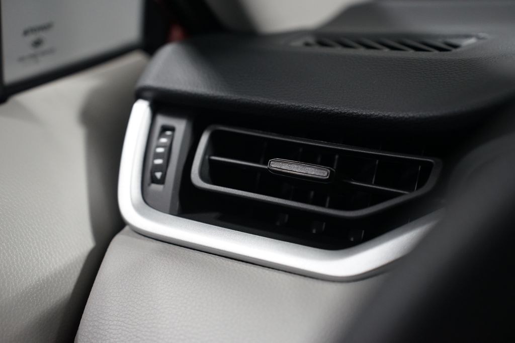 Thumbnail: 2025 Toyota RAV4 - 25