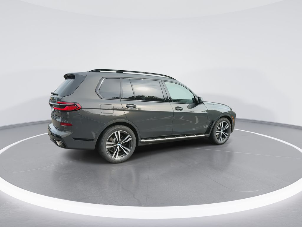 Thumbnail: 2027 BMW X7 - 8