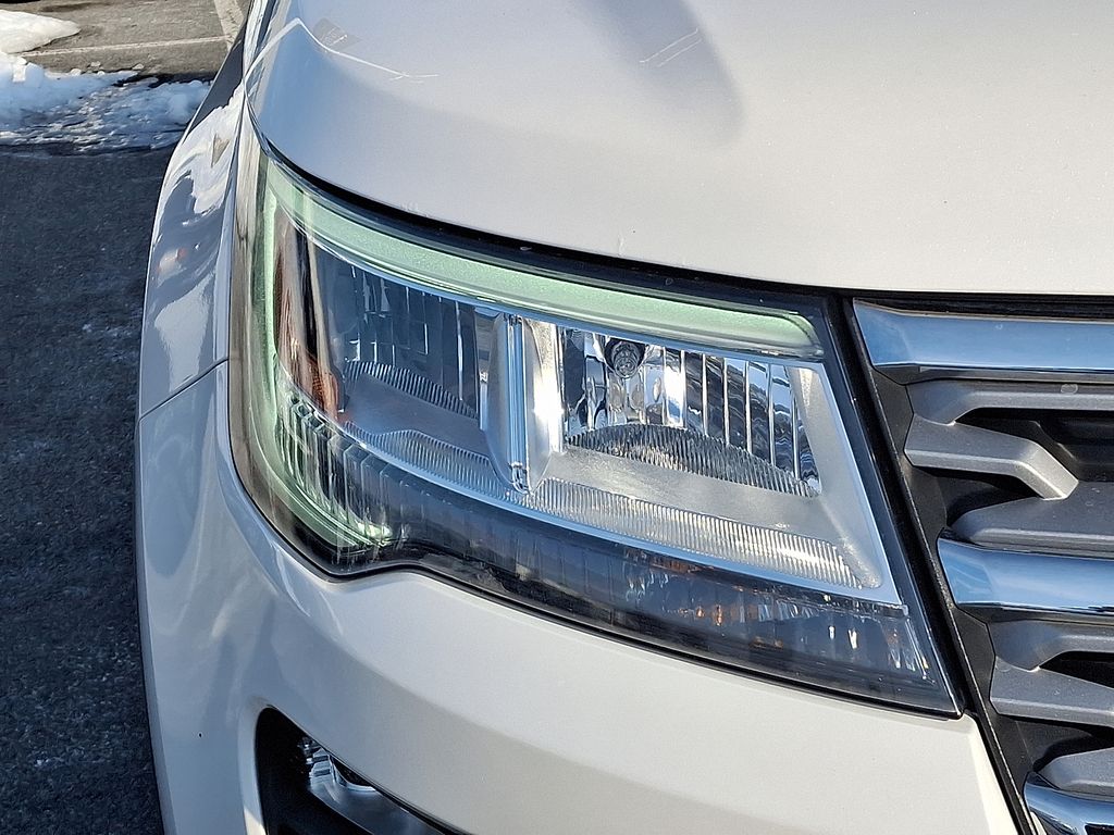 Thumbnail: 2019 Ford Explorer - 9