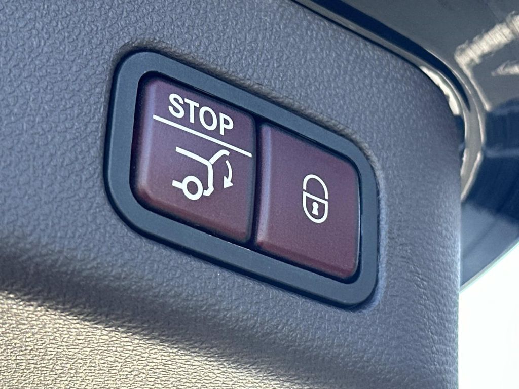 Thumbnail: 2018 Mercedes-Benz GLE - 25