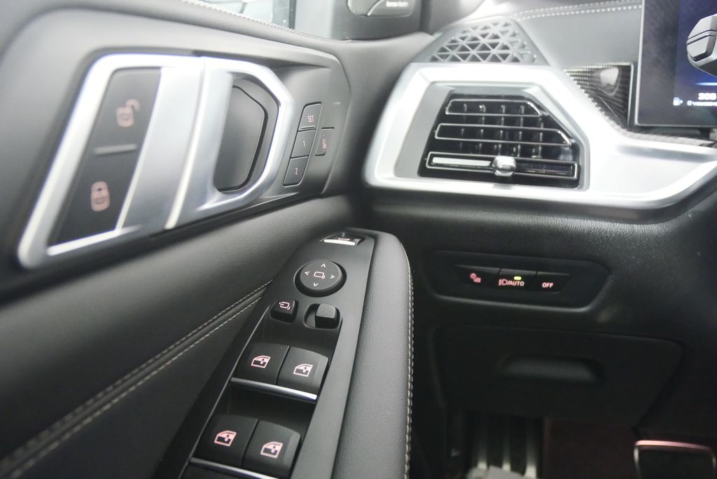 Thumbnail: 2025 BMW X5 - 21