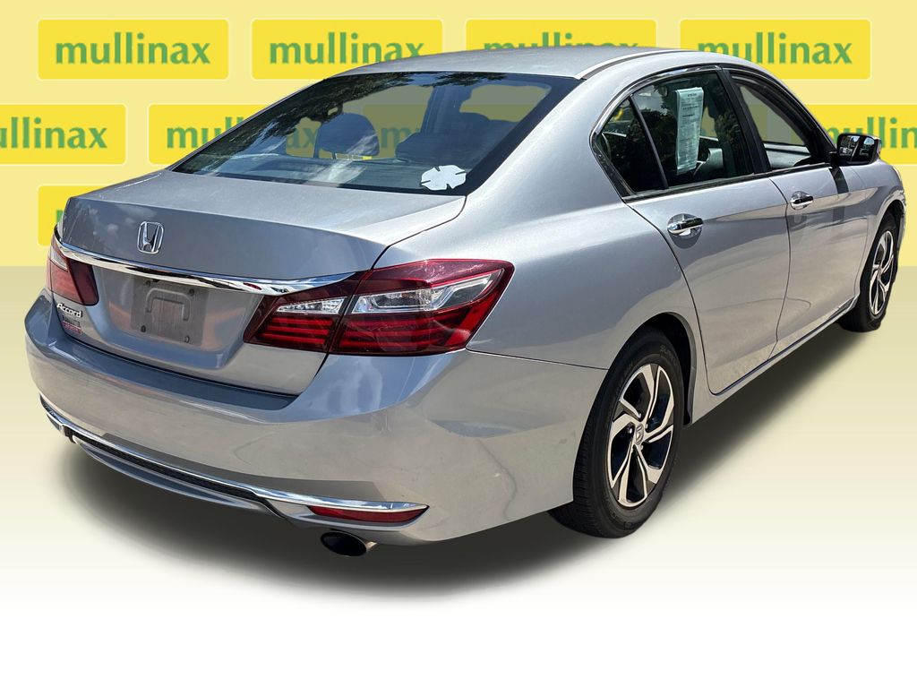 Used 2016  Honda LX image 4