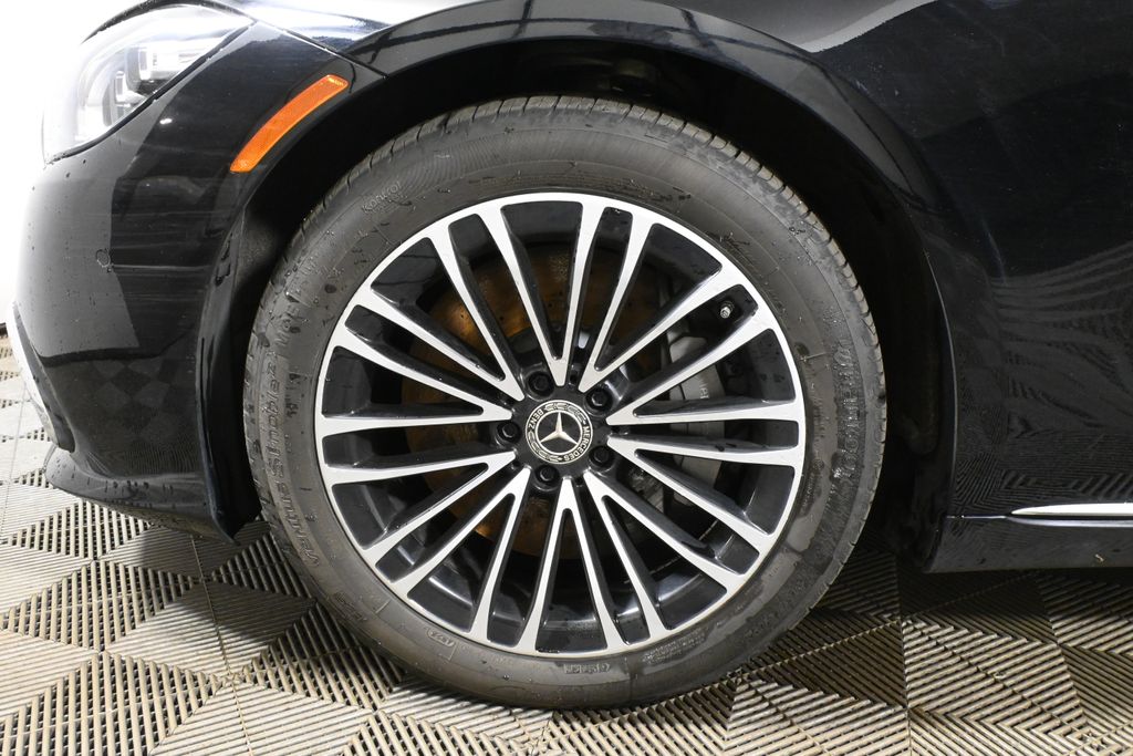 Thumbnail: 2023 Mercedes-Benz S-Class - 12