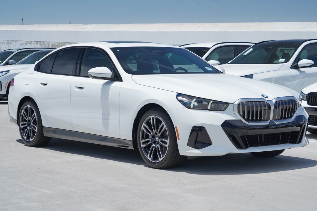 Thumbnail: 2026 BMW 5 Series - 3