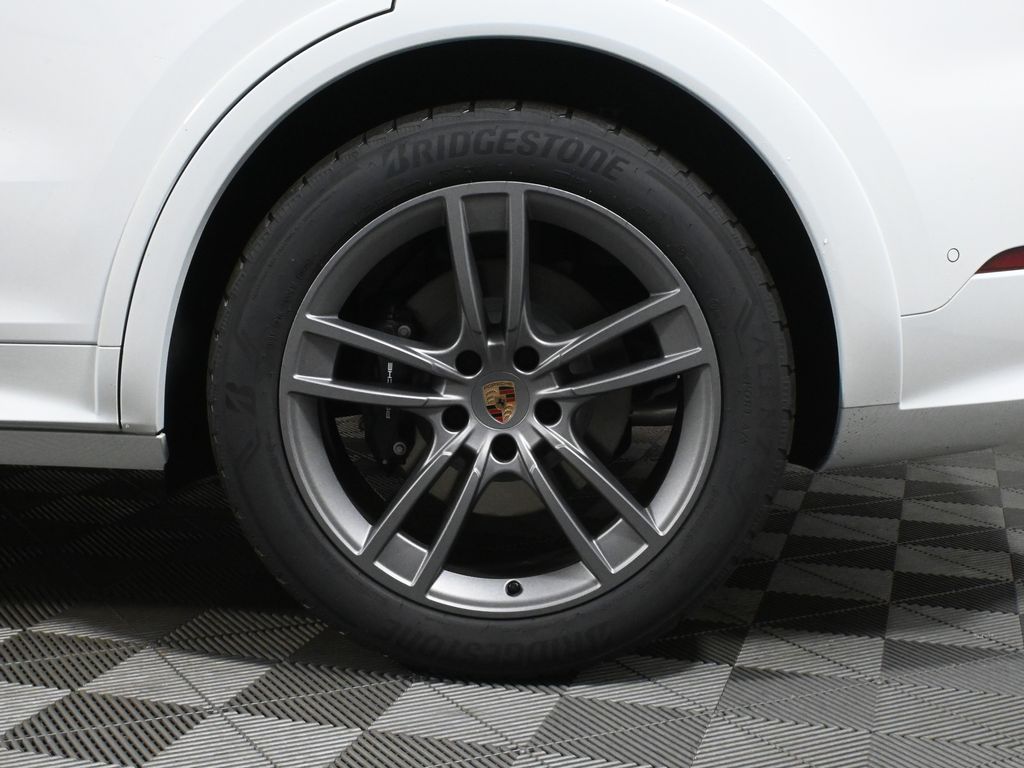 Thumbnail: 2026 Porsche Cayenne - 12