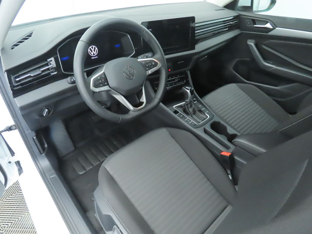 Thumbnail: 2025 Volkswagen Jetta - 9