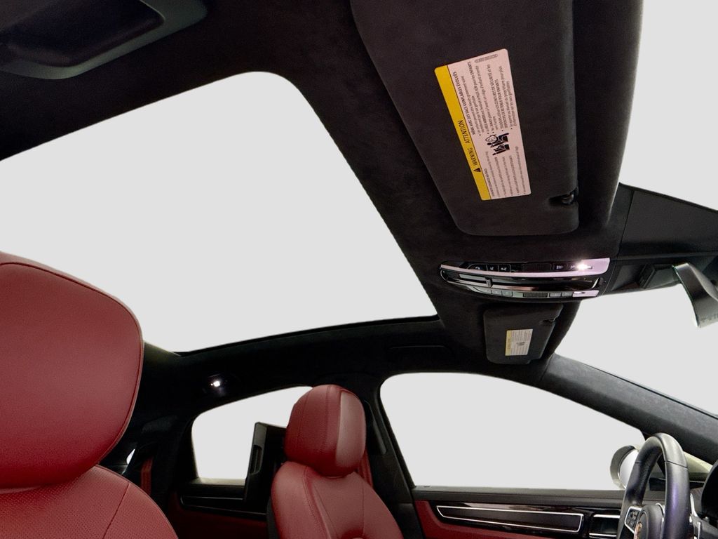 Thumbnail: 2023 Porsche  - 21