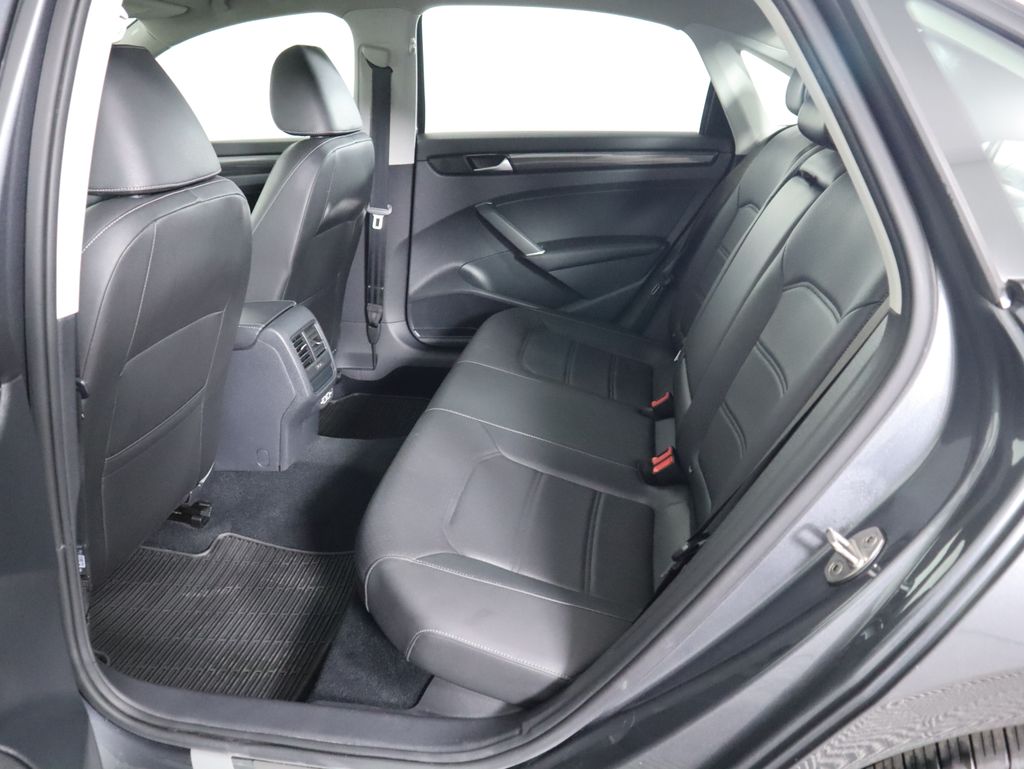 Thumbnail: 2020 Volkswagen Passat - 21