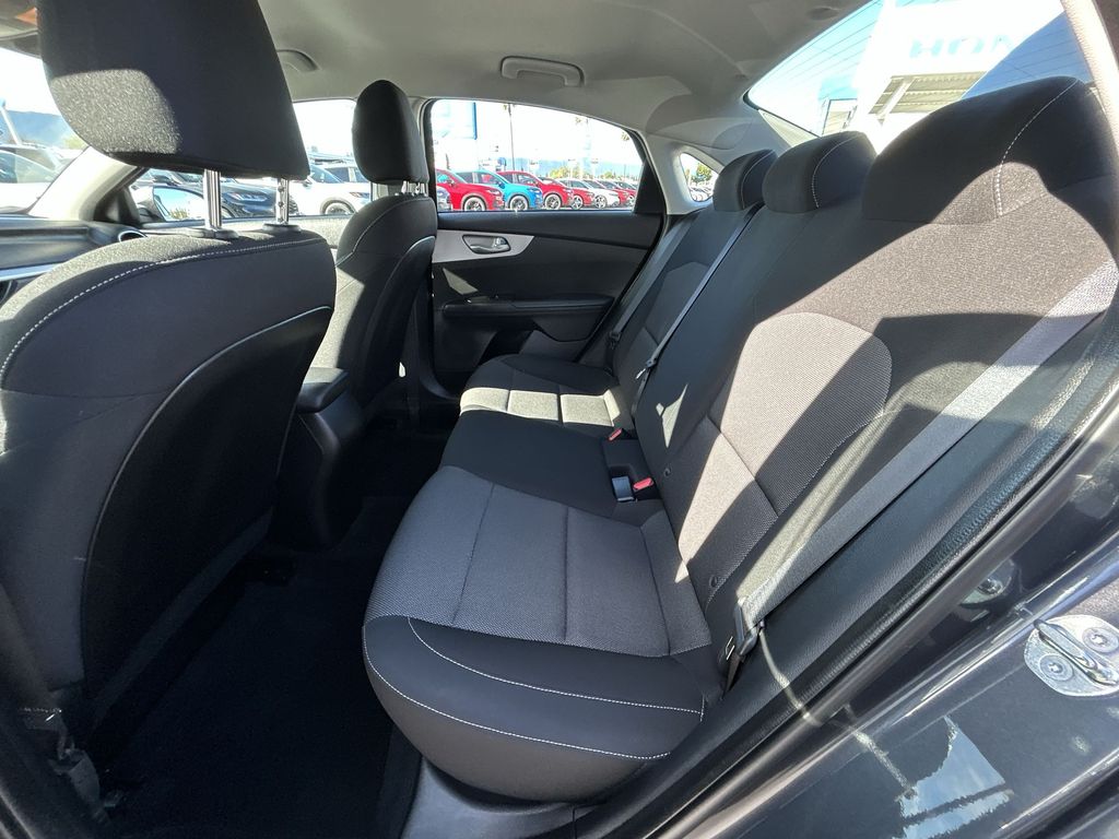 Thumbnail: 2023 Kia Forte - 22