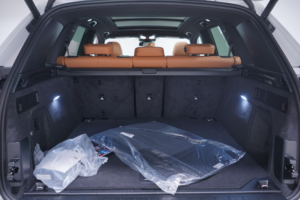 Thumbnail: 2026 BMW X5 - 13