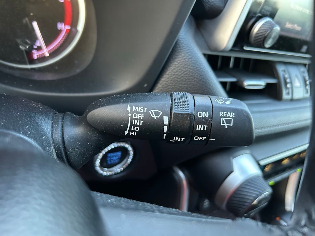 Thumbnail: 2021 Toyota RAV4 - 22