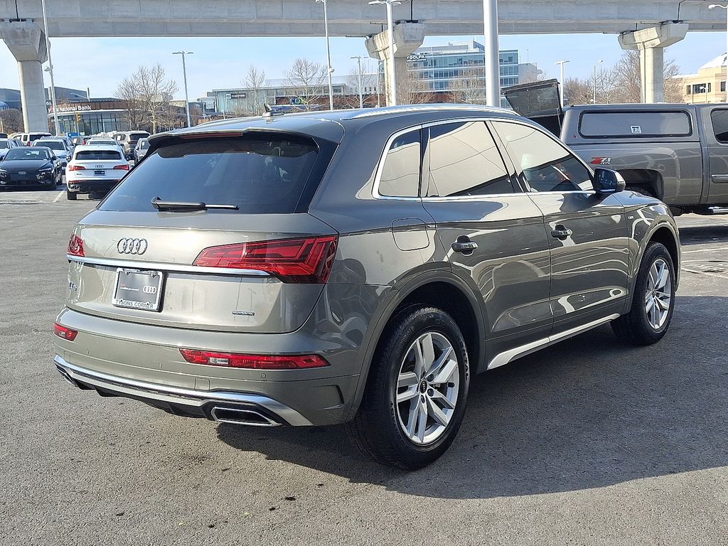 Thumbnail: 2023 Audi Q5 - 4