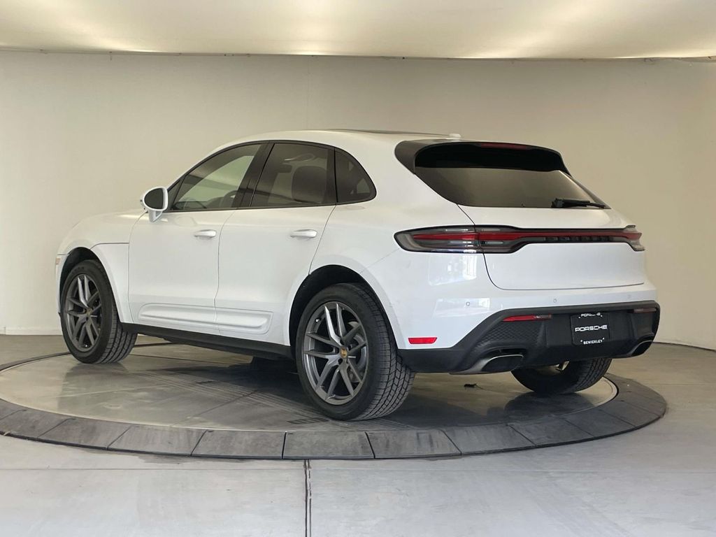 2023 Porsche Macan Base - 2