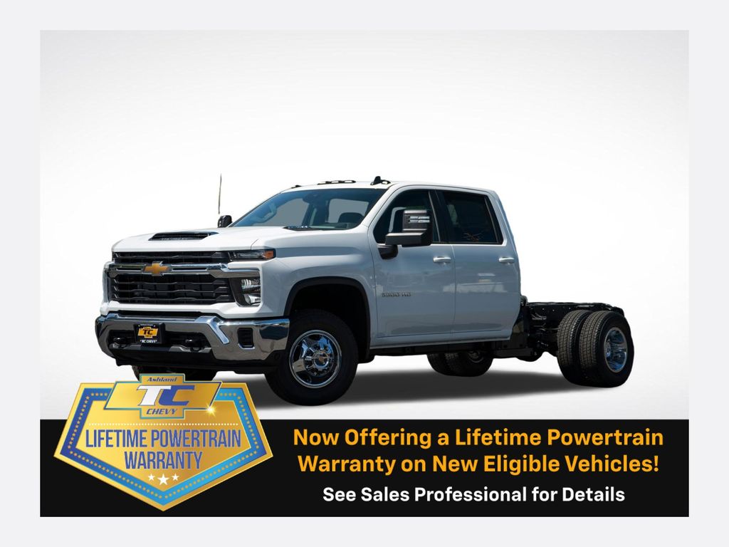 Summit White 2026 Chevrolet Silverado 3500HD Pickup Truck Four-Wheel Drive Automatic