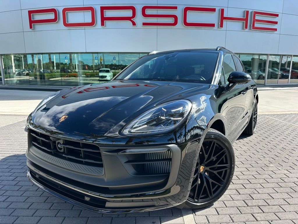 Thumbnail: 2023 Porsche Macan - 1
