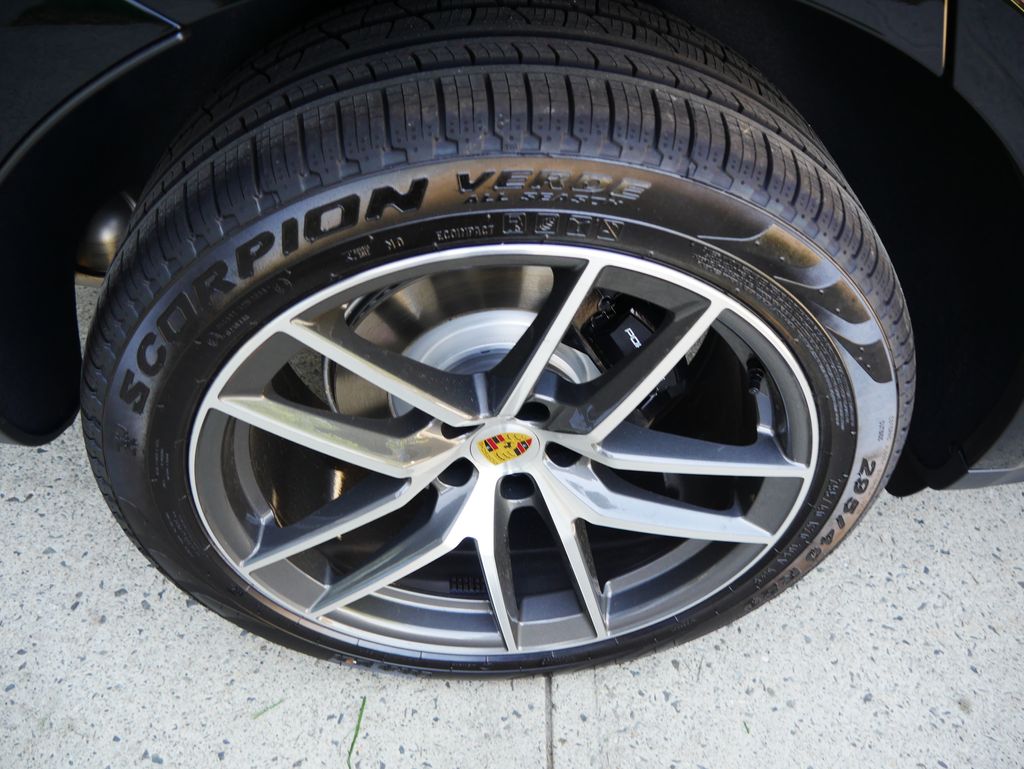 Thumbnail: 2026 Porsche Macan - 16