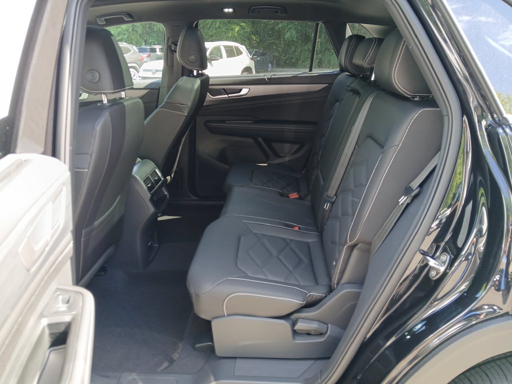 New 2026 Black Volkswagen SE w/Technology image 24