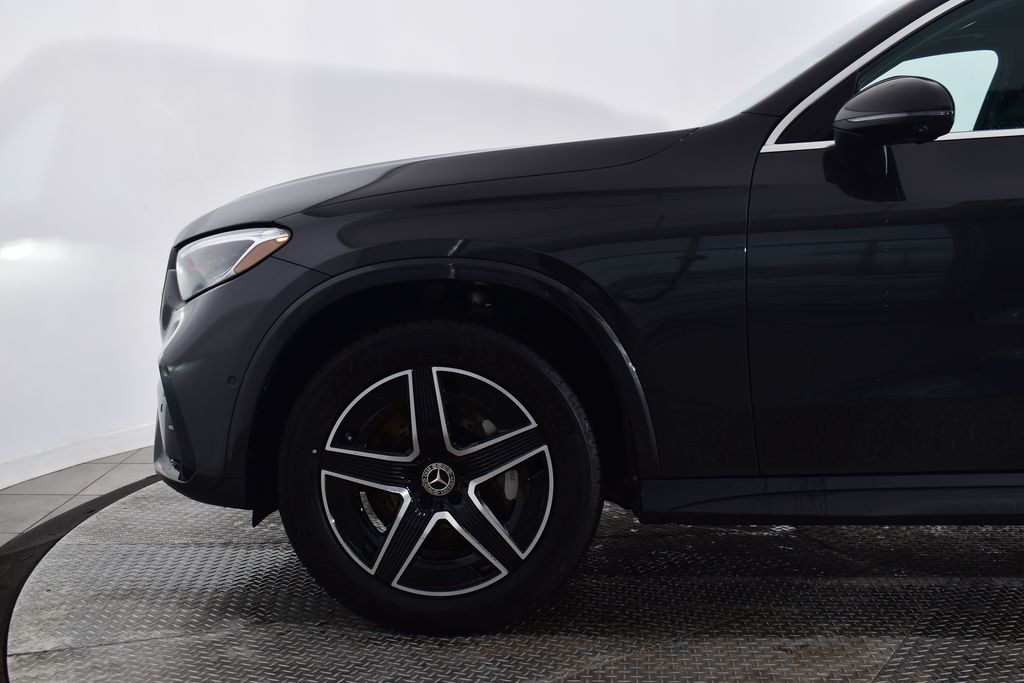 Thumbnail: 2026 Mercedes-Benz GLC - 27