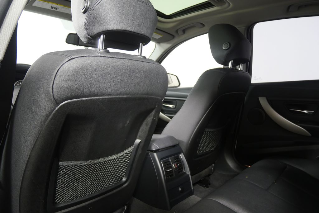 Thumbnail: 2018 BMW 3 Series - 17