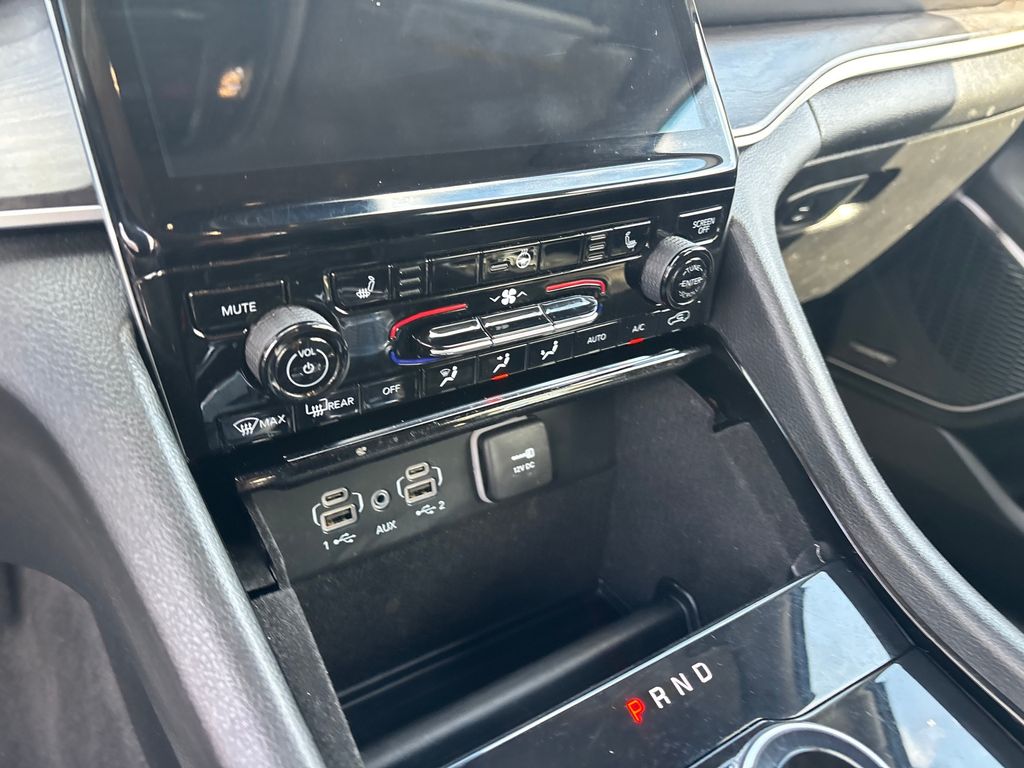 Used Car 2022 Jeep Grand Cherokee  Limited For Sale Under $30,000 In Austin, Texas